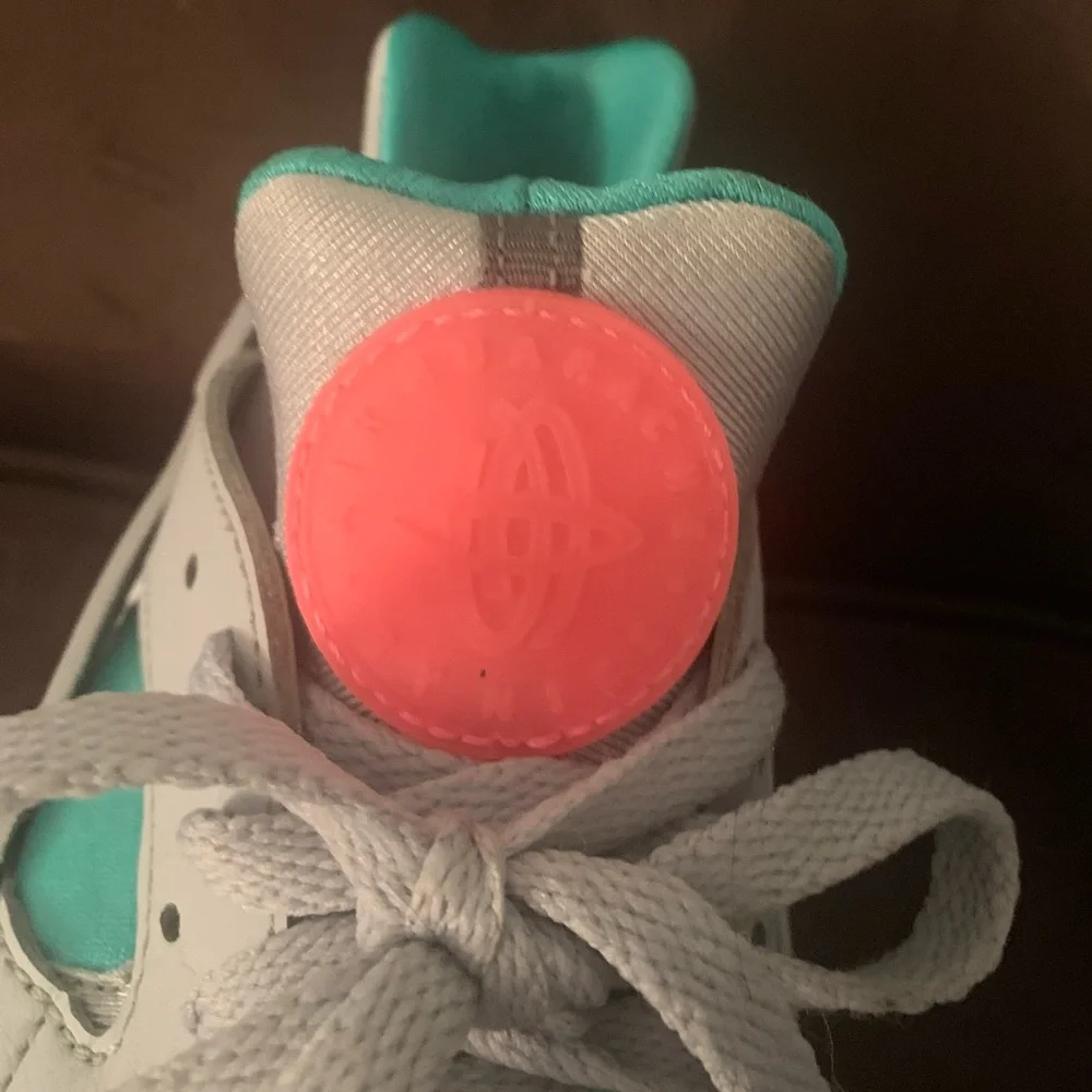 Nike Gray Athletic Shoes for Performance - Picture 4 of 7